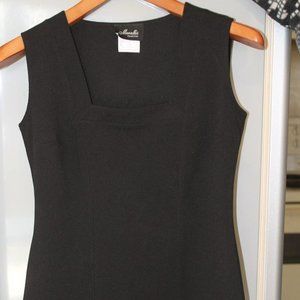 Marallis Collection  Medium Womens Sleeveless Top